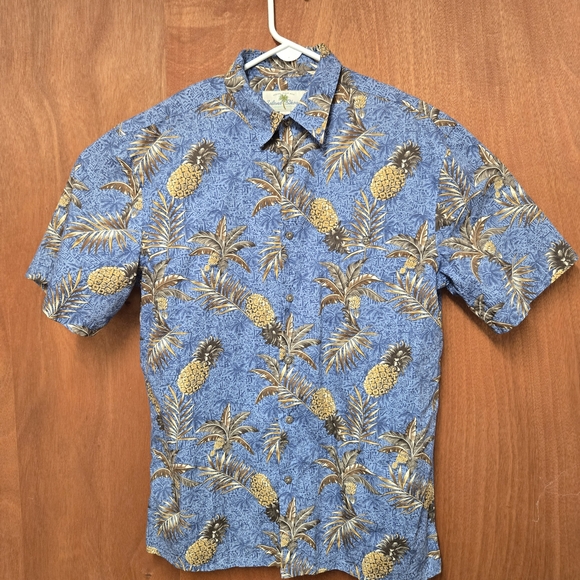 Island Shores Other - Island Shores Tropical Blue Pineapple Print Men's Shirt size M